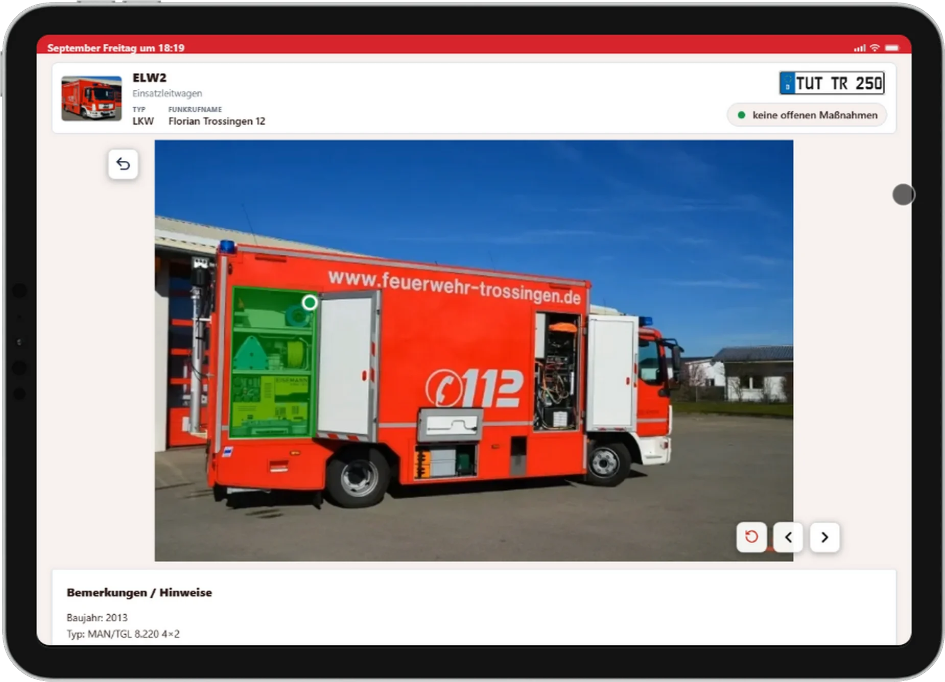 Feuerwehr-Einsatzleitwagen im StAN-Explorer mit anklickbarem Hotspot am geöffneten Geräteraum.
